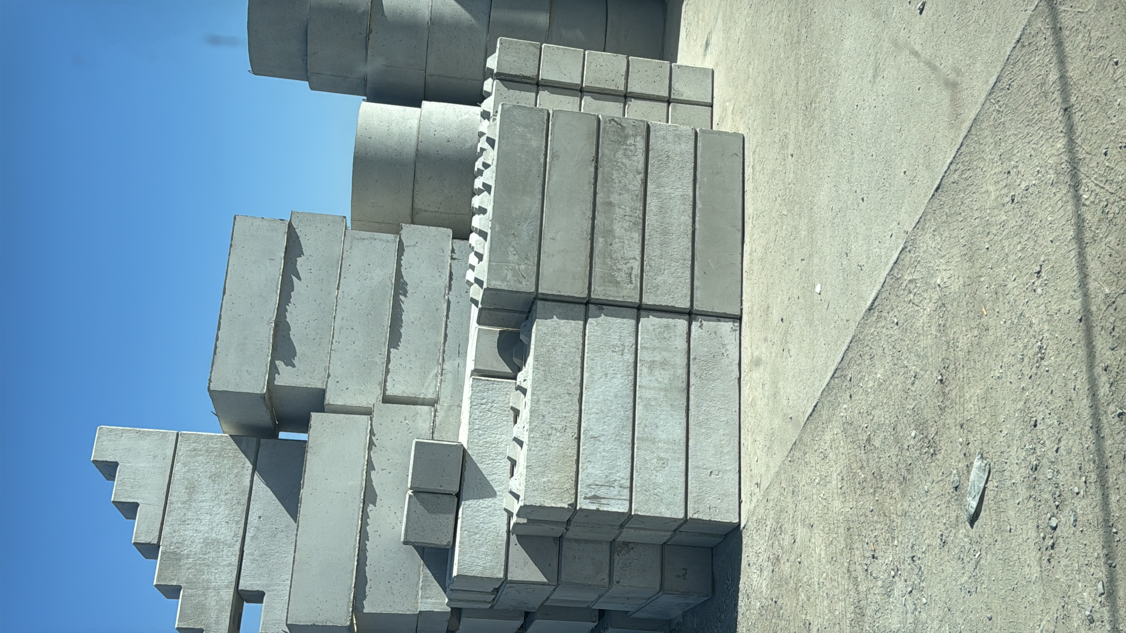 Blocuri din beton tip Lego (blocuri modulare)