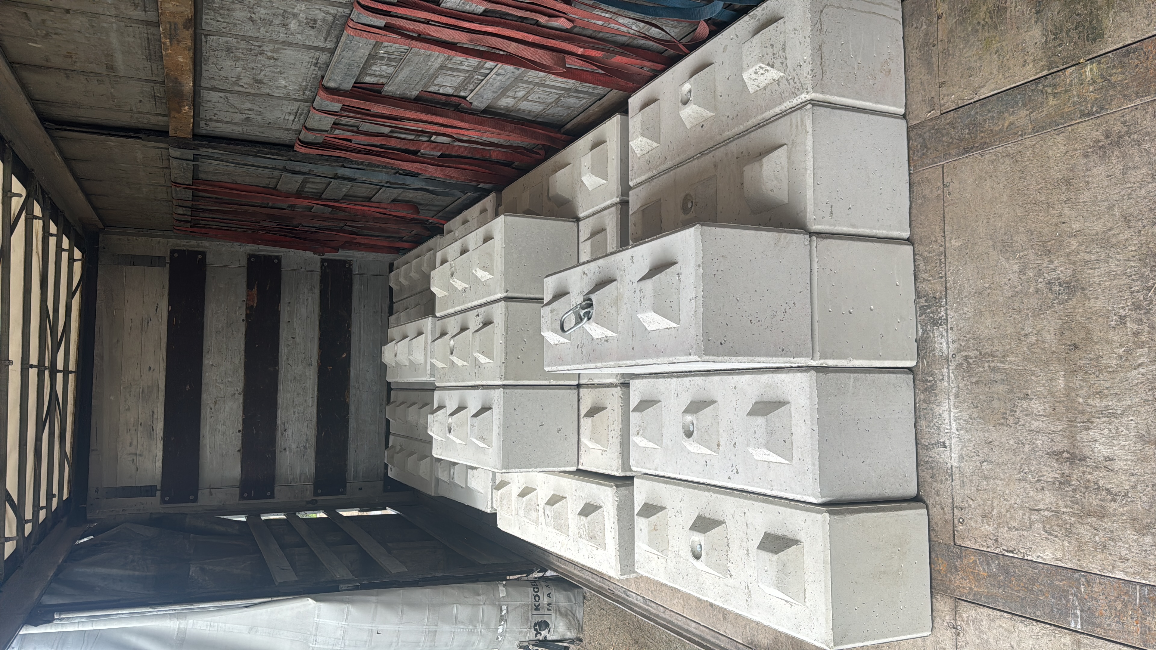 Blocuri din beton tip Lego (blocuri modulare)