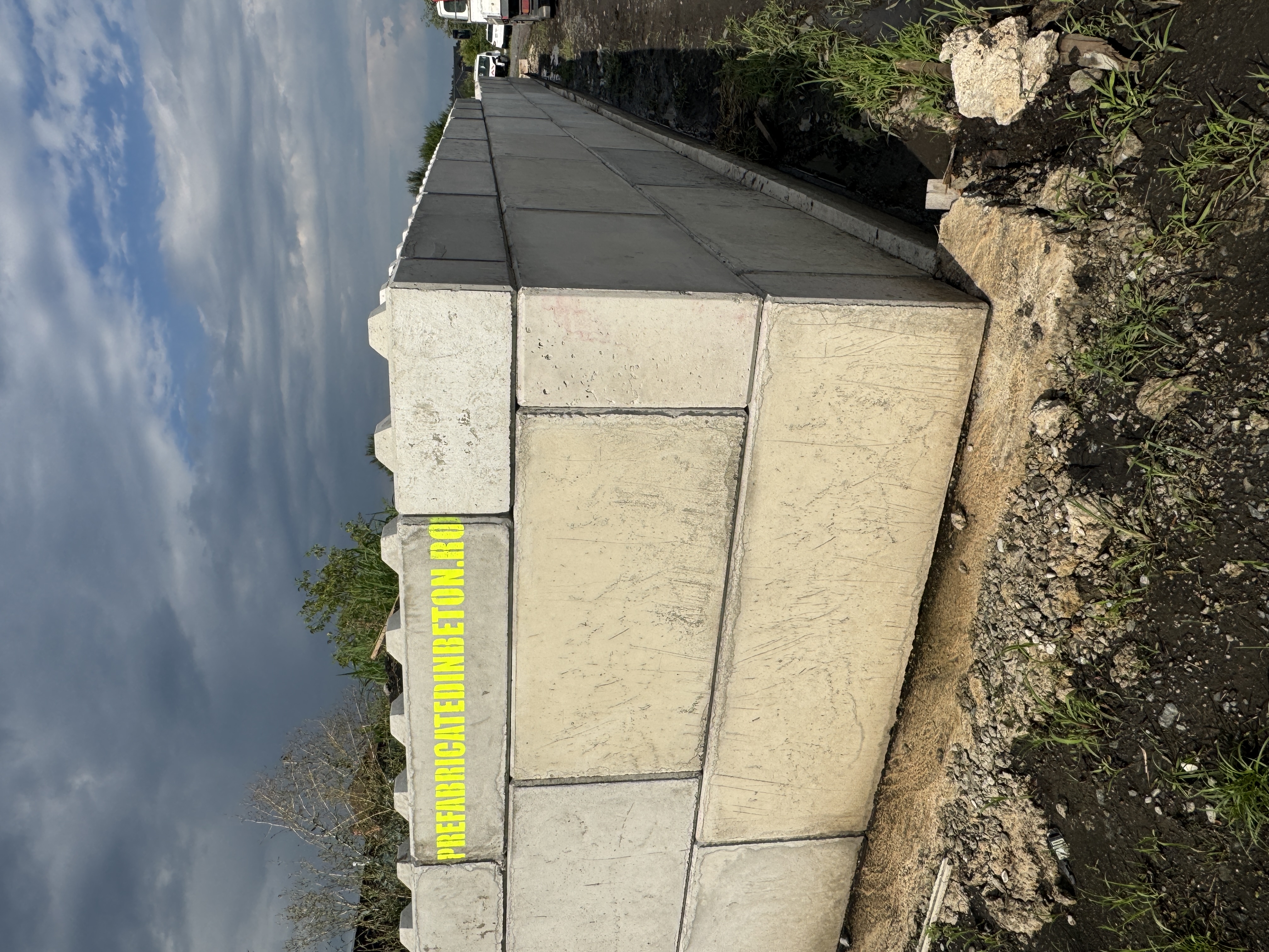Blocuri din beton tip Lego (blocuri modulare)