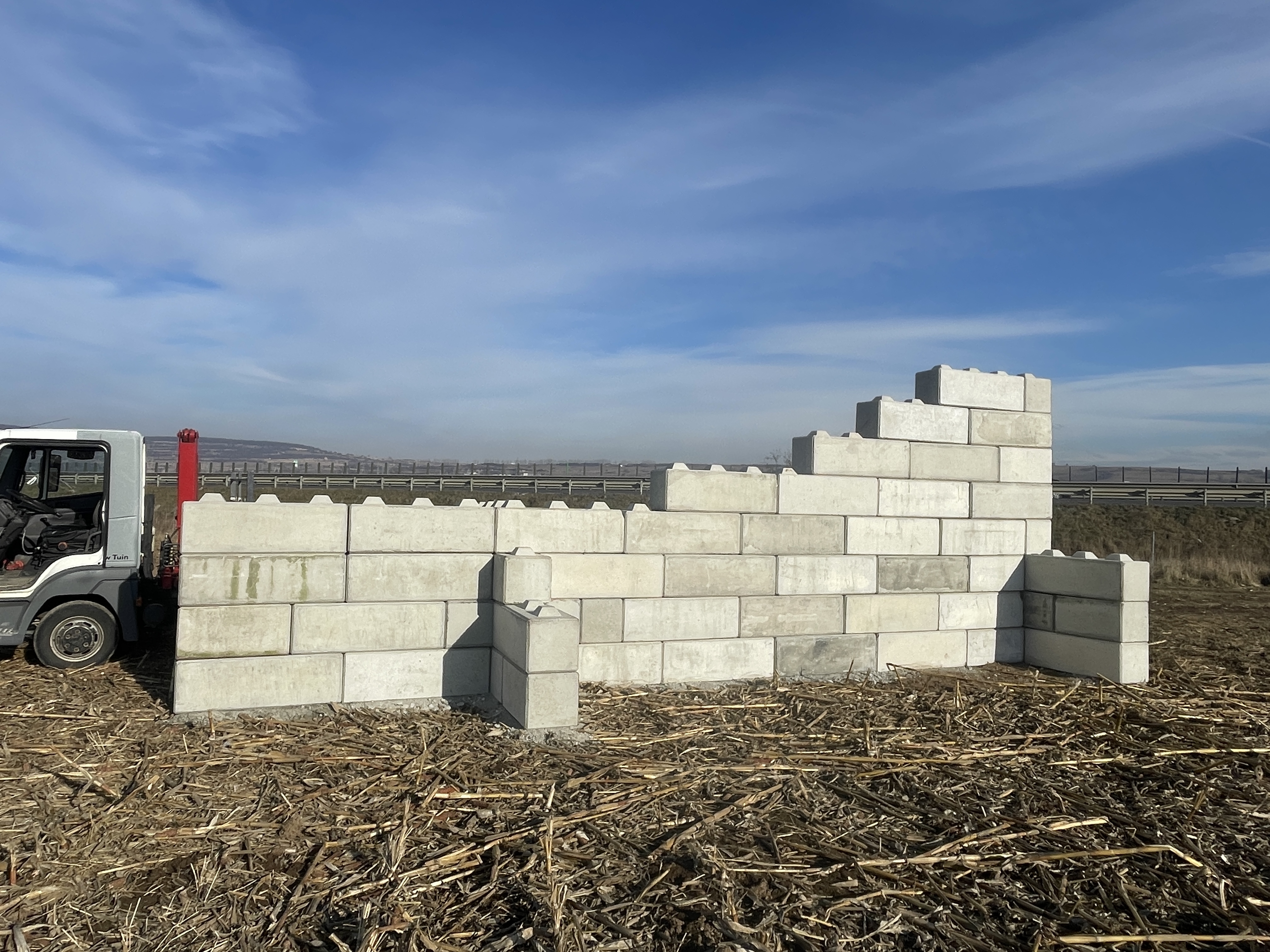 Blocuri din beton tip Lego (blocuri modulare)